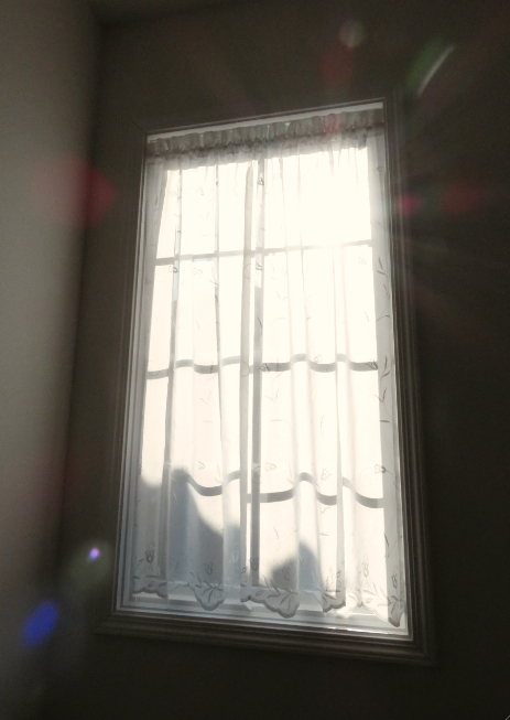 階段室の『高窓』に『カフェカーテン』を納めました by interior styling of bright _c0157866_20194442.jpg