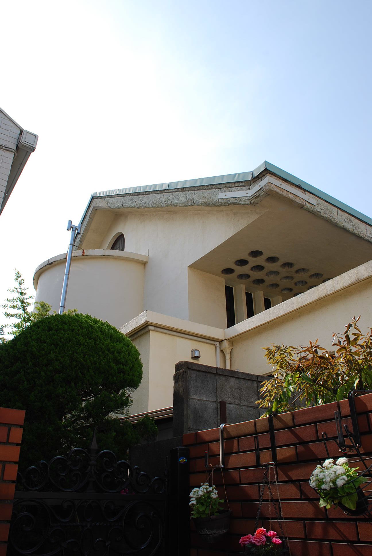 東京新宿区の目白ヶ丘教会(昭和モダン建築再訪2022)_f0142606_12120150.jpg