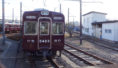 阪急電鉄・正雀車庫チラ見 (1/15)_c0405995_16002763.jpg