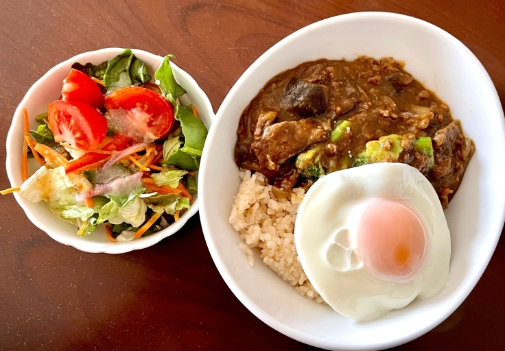 茄子とひき肉のカレー・ニンニクマシ!(今日のリモート仕事メシ)_c0212604_13025337.jpeg