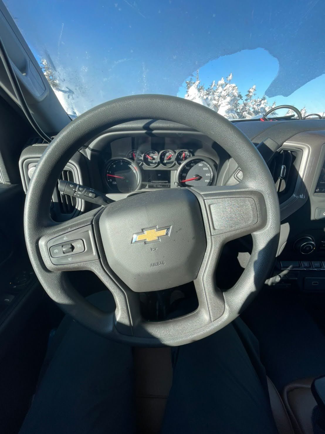 そうそう、こんなカッコイイ車が。シボレーシルバラード_e0142205_10521559.jpg