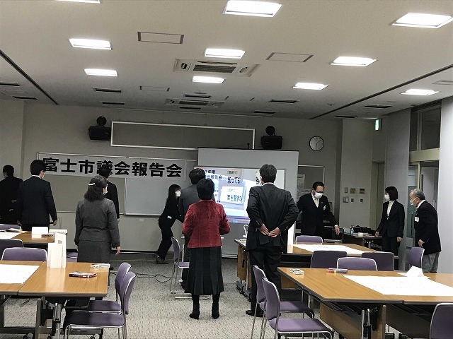 この日が「ぎっくり腰」のターニングポイントだったかも? 環境経済委員会の議会報告会_f0141310_07532518.jpg
