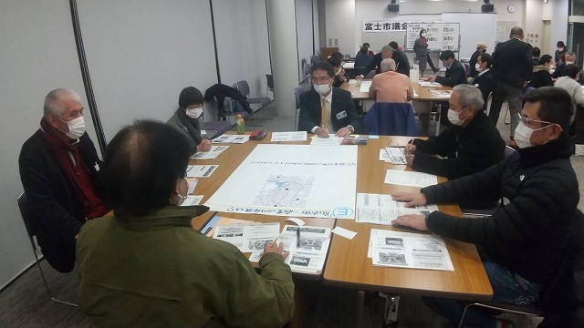 この日が「ぎっくり腰」のターニングポイントだったかも? 環境経済委員会の議会報告会_f0141310_07533605.jpg