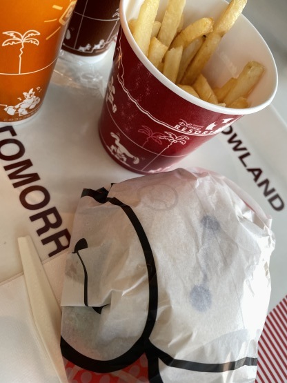 販売休止 東京ディズニーランド内レストラン4店舗 ポテトの販売休止 東京ディズニーリポート