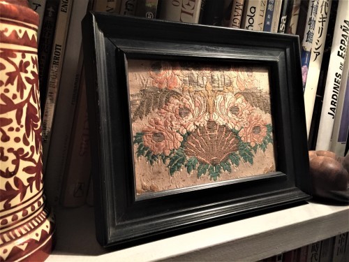 シルク刺繍布入り木製黒額1063 : スペイン・バルセロナ