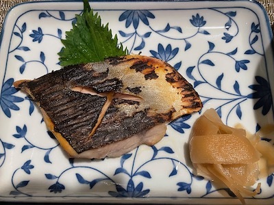 つばす 鰤の幼魚 の炙り漬け丼 西京漬 汁物 やせっぽちソプラノのキッチン２