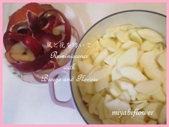 ピンクのりんごジャム レンジで米粉ケーキ_b0255144_14392736.jpg