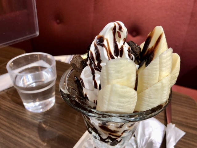 【完熟湘南苺のソフトクリームパフェ】八百屋コウタ_b0009849_14095095.jpeg