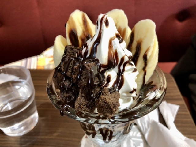 【完熟湘南苺のソフトクリームパフェ】八百屋コウタ_b0009849_14100648.jpeg