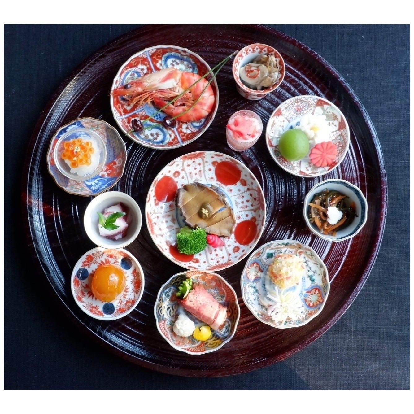 器で楽しむお正月  小さきものと…_a0335867_07410012.jpeg