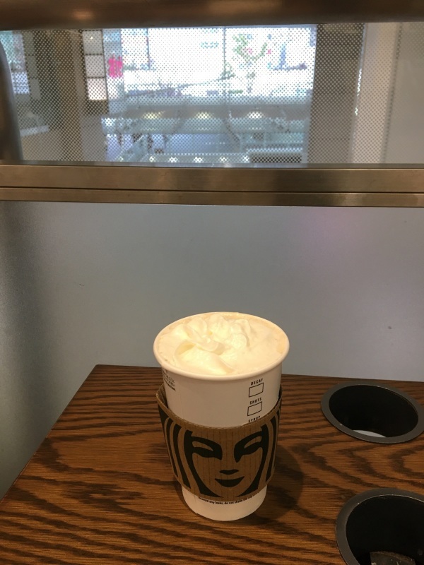あとは帰るだけスタバで一休み_b0417696_08274688.jpeg