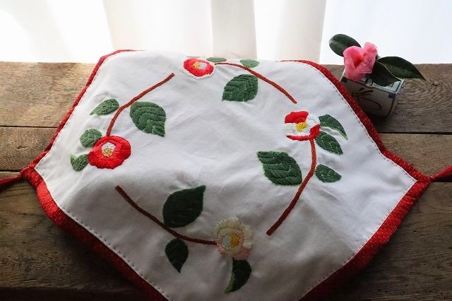 椿の刺繍 : 暮らしを紡ぐ2