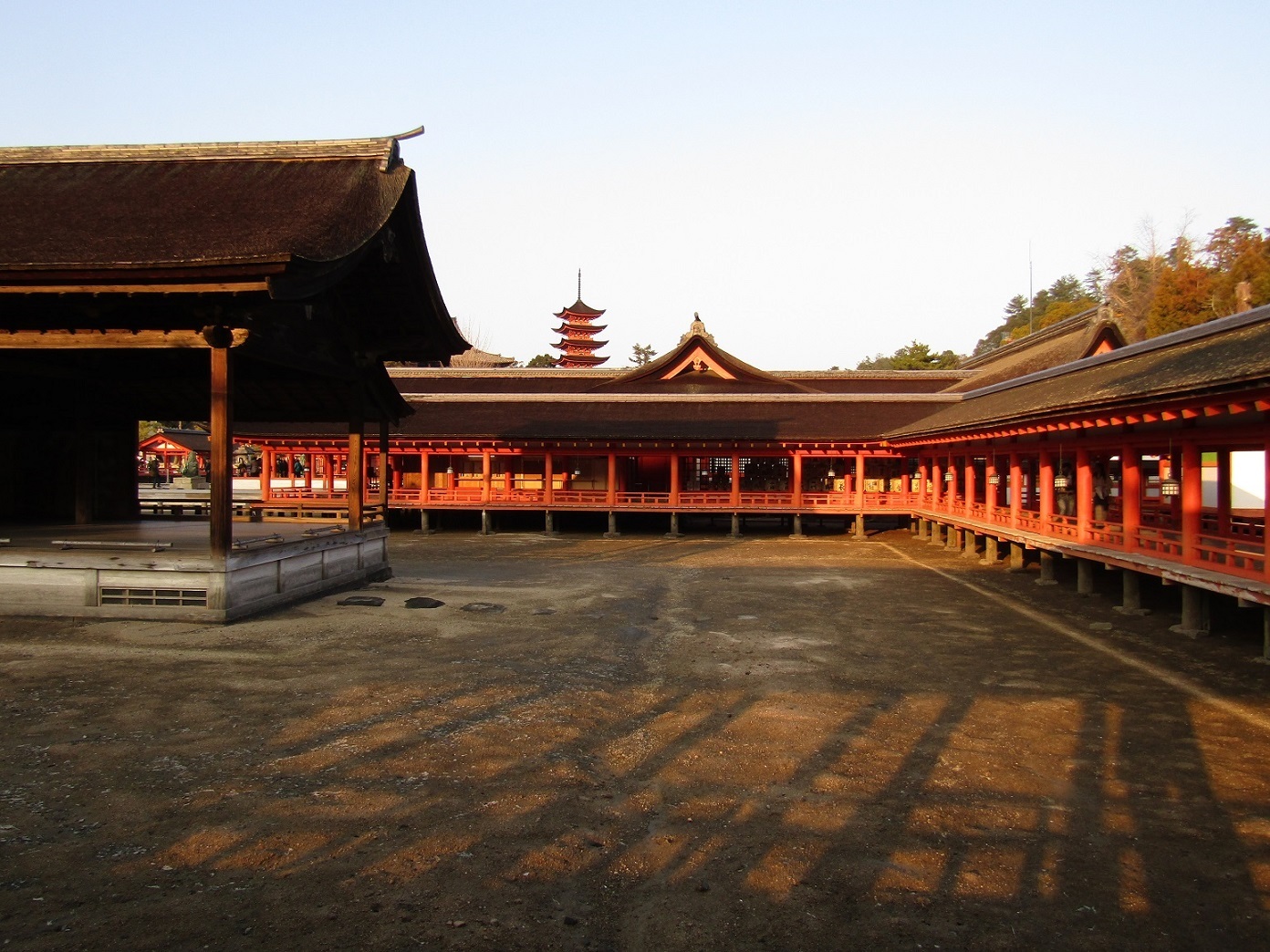 美しき廻廊・光と影 厳島神社 ～ 2020早春の旅より_f0281398_17570205.jpg