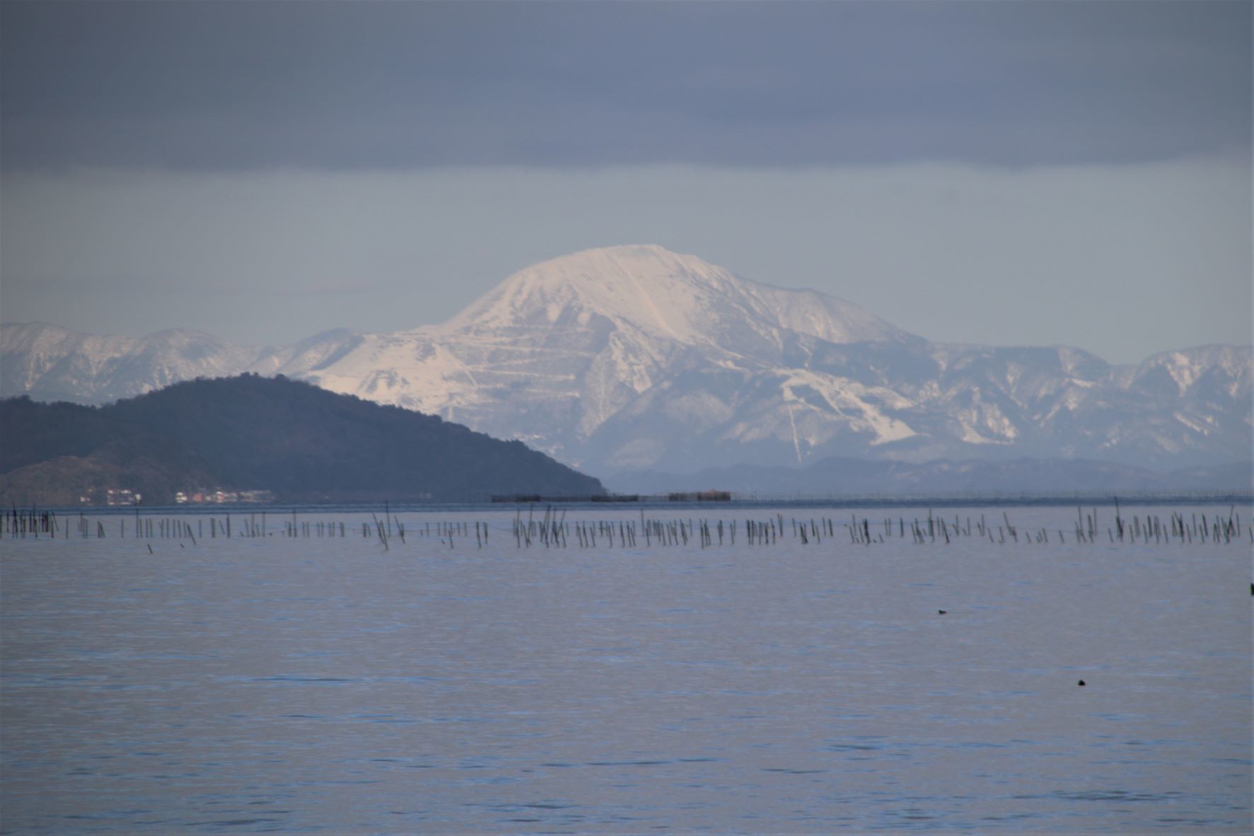 琵琶湖と雪の比良連峰など_e0048413_16414582.jpg