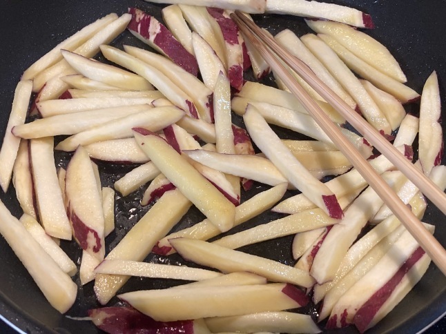 薩摩芋のきんぴら (大学芋風)_d0348118_10313623.jpeg