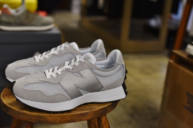 newbalance 327 Europe Limited COLOR_d0152280_08020061.jpg