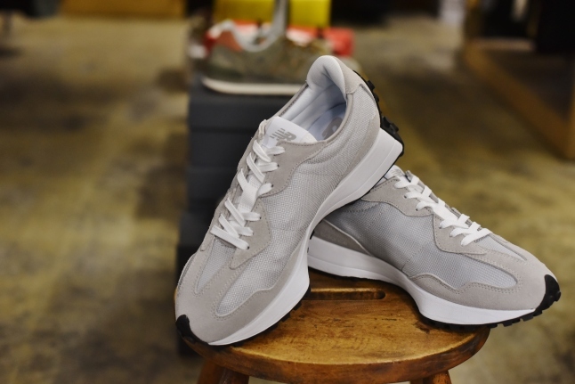 newbalance 327 Europe Limited COLOR_d0152280_08022673.jpg