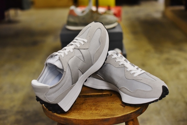newbalance 327 Europe Limited COLOR_d0152280_08023603.jpg
