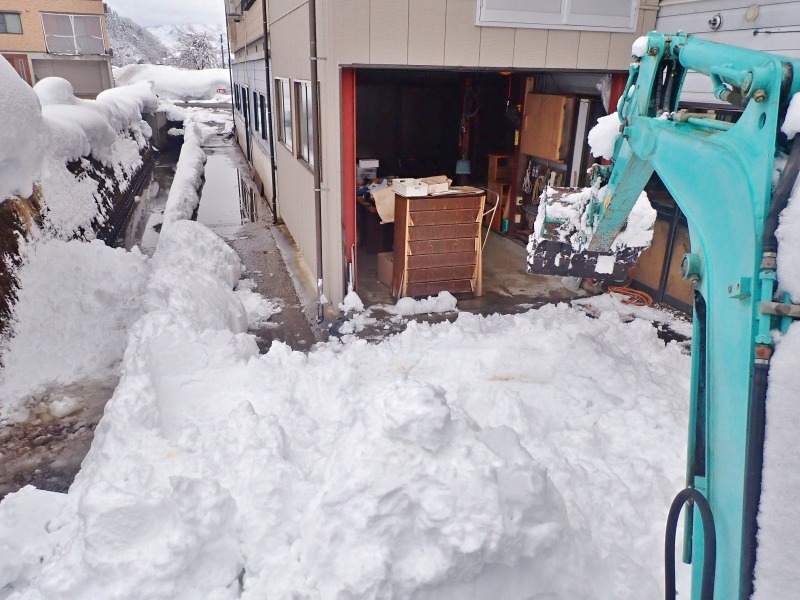 兼業農家の週末は4回目の雪下ろしをすることに_c0336902_19322300.jpg