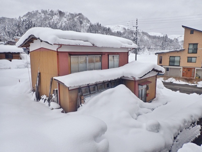 お隣さんの雪下ろしに備えます!_c0336902_19560526.jpg