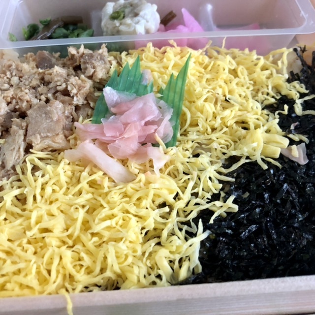【駅弁大会で鳥栖(とす)駅中央軒の焼麦(しゃおまい)弁当を買った】_b0009849_13594438.jpeg