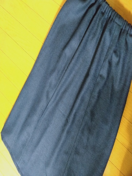 ギャザースカートを久々に縫ってみたけど…_a0049614_15401848.jpg