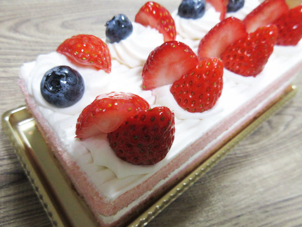 【シャトレーゼ】苺食べ比べバトン_c0152767_18490273.jpg