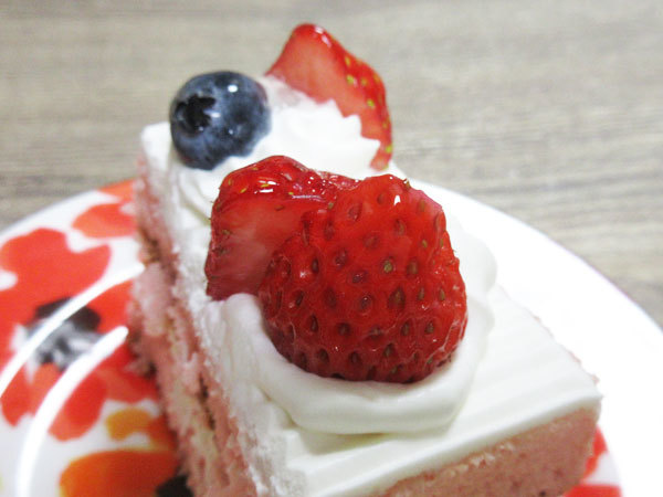 【シャトレーゼ】苺食べ比べバトン_c0152767_18561323.jpg