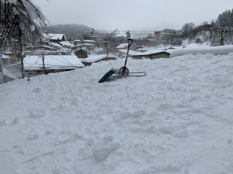 自宅屋根３回目雪降し終了_b0185375_14124503.jpeg