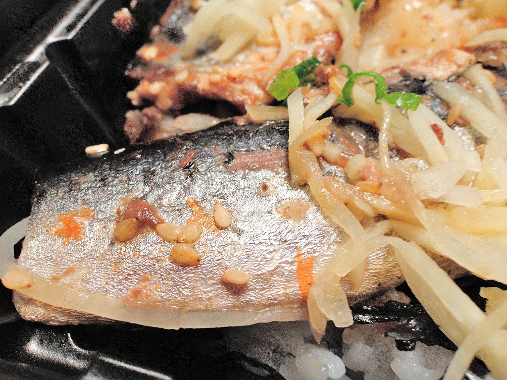 オーケーストアのお弁当(いわし丼)@自宅_d0402143_23372954.jpg