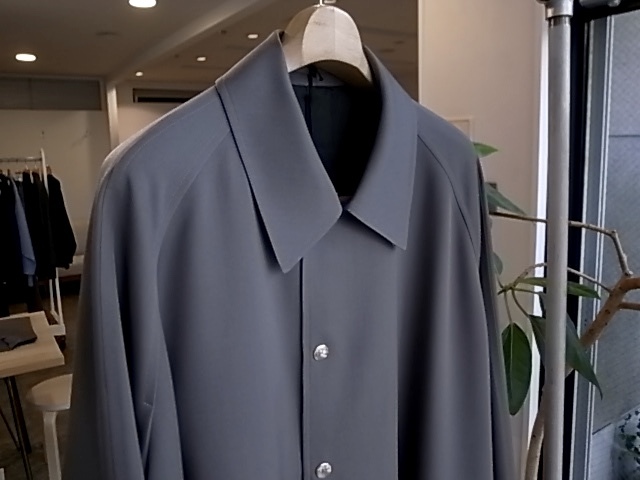 The CLASIK BAL COLLAR PONCHO : TRUNK The CLASIK BAL COLLAR PONCHO : TRUNK