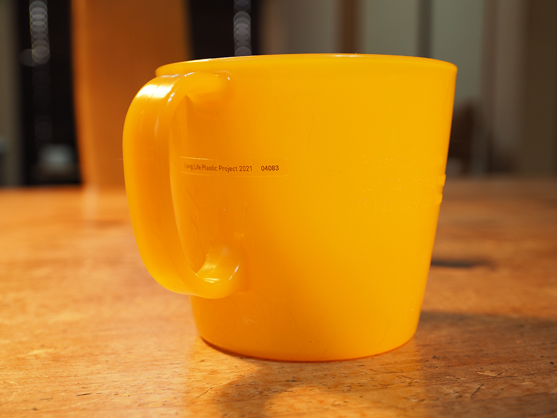 プラスチックのマグ_b0116656_17151176.jpg