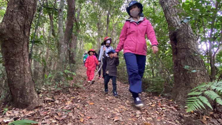 青空ようちえん〔週末〕やまのぼりに挑戦!(1/22)2歳から自分の足で山登りチャレンジ!森を楽しみながら頂上へ!_d0363878_17445971.jpg