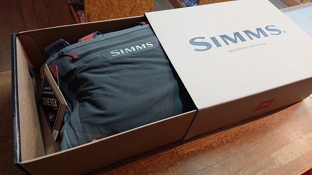 SIMMS（シムス）新デザインのG3ウエイダー、キャップ、ステッカー等入荷！！_e0272349_12331461.jpg