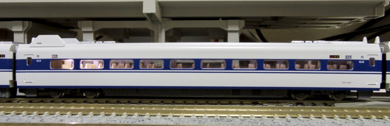 鉄道模型／KATO］100系新幹線＜グランドひかり＞ 16両を並べる : 新