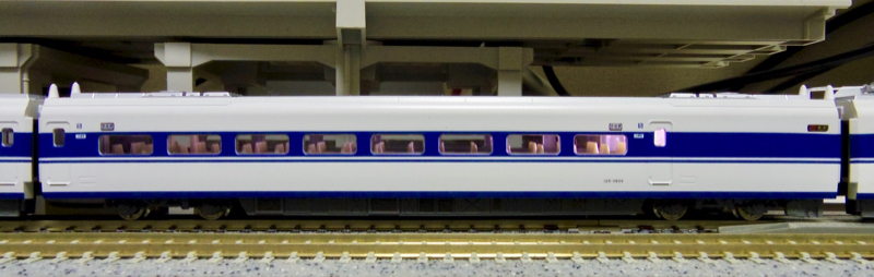 鉄道模型／KATO］100系新幹線＜グランドひかり＞ 16両を並べる
