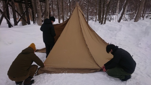 冬、八剣山の麓のキャンプ場でスモアを味わう。_d0198793_19181320.jpg