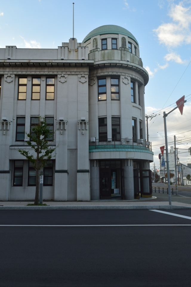 函館市末広町の旧丸井百貨店函館支店(函館の建築再見2022)_f0142606_06280498.jpg
