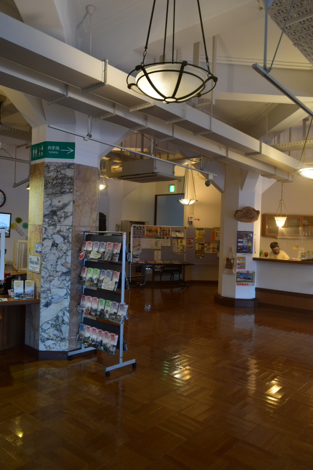 函館市末広町の旧丸井百貨店函館支店(函館の建築再見2022)_f0142606_06314422.jpg