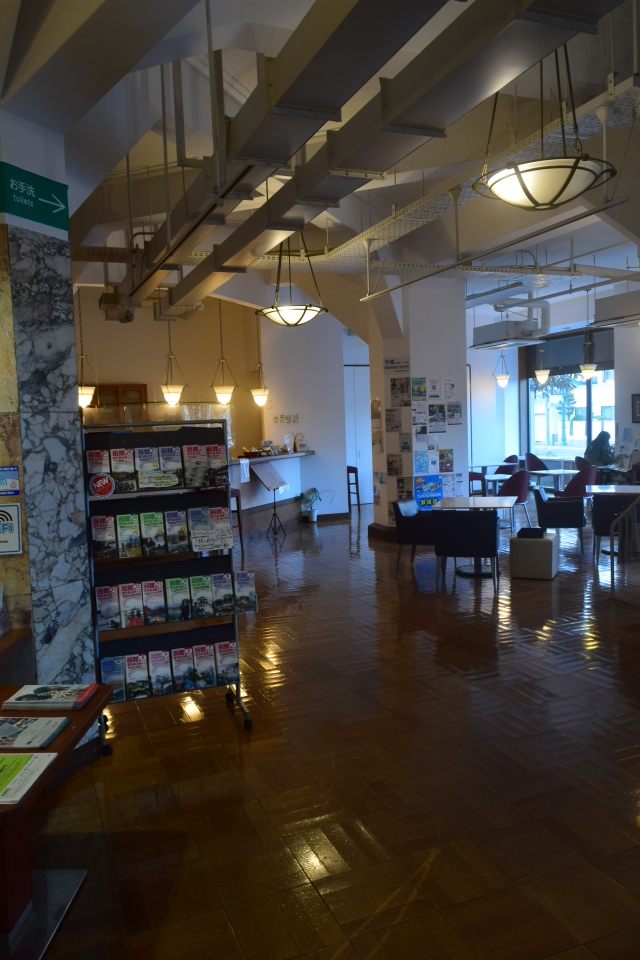 函館市末広町の旧丸井百貨店函館支店(函館の建築再見2022)_f0142606_06330722.jpg