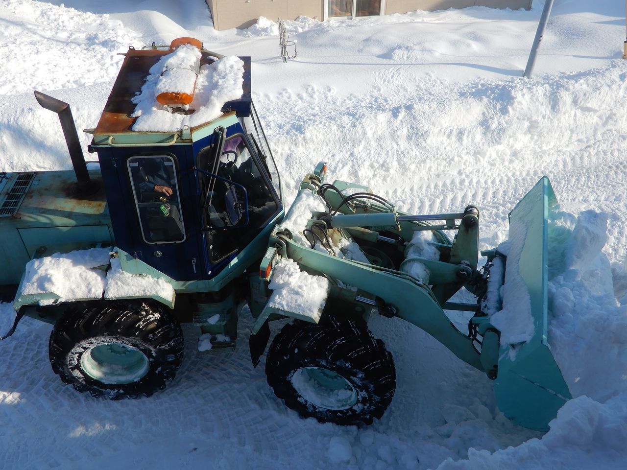 お隣さん、パートナーシップを待てずにプライベート排雪_c0025115_21172844.jpg