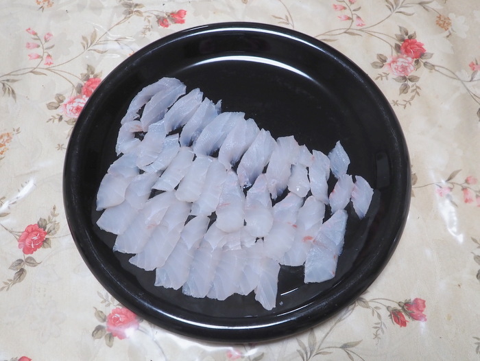 夫の釣果とその後(お刺身)_c0116915_00571018.jpg