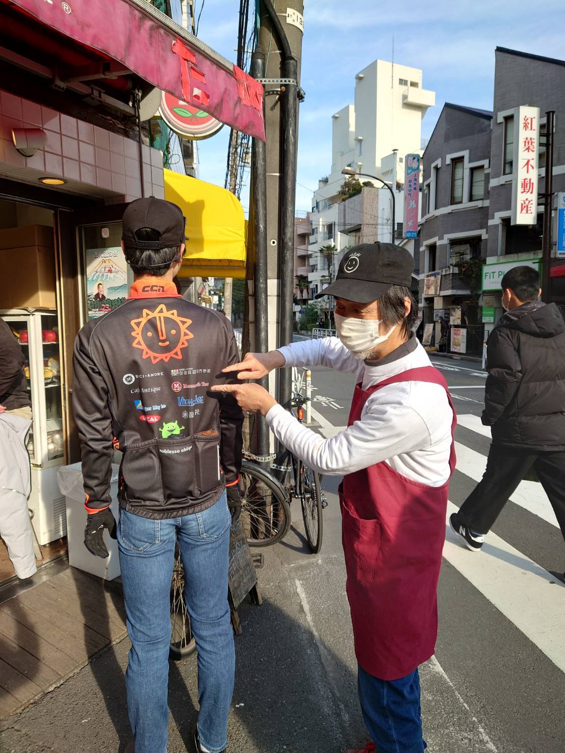 走る走る青年_a0075684_09551456.jpg