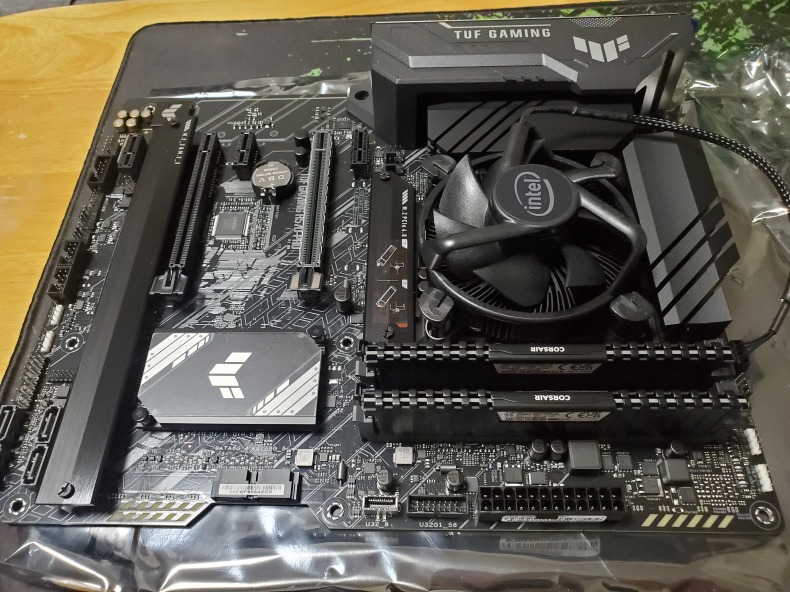 220121 5代目自作PCの組立 : 100日記 220121 5代目自作PCの組立 : 100日記