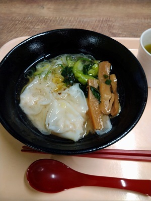 虎ノ門ヒルズ 気象庁食堂の海老ワンタン塩ラーメン_f0112873_23405274.jpg