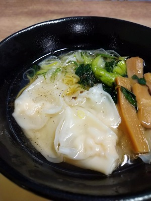 虎ノ門ヒルズ 気象庁食堂の海老ワンタン塩ラーメン_f0112873_23410515.jpg
