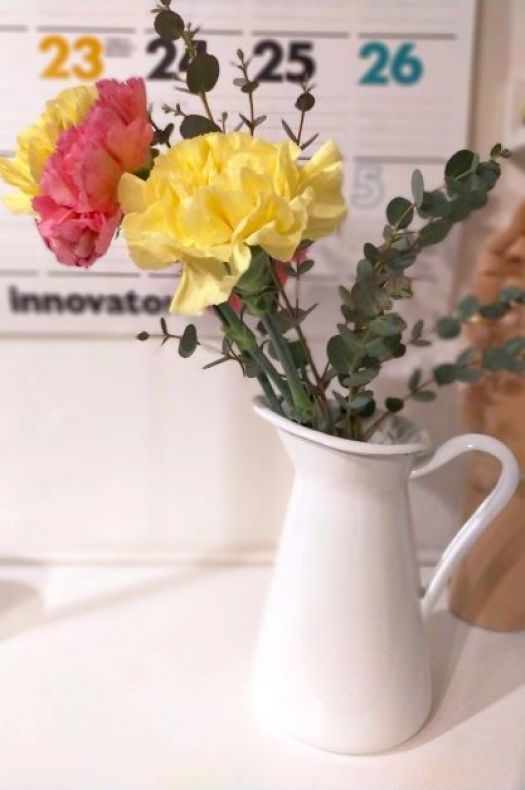 2月スタート　今週の花はカーネーション_e0408608_18193581.jpg