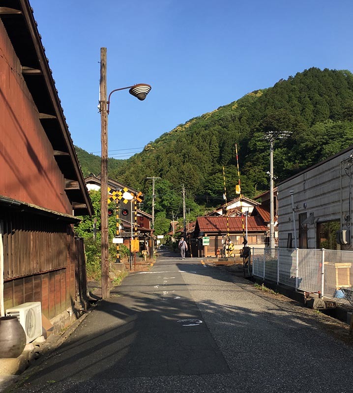 津和野の踏切_f0253789_10491903.jpg