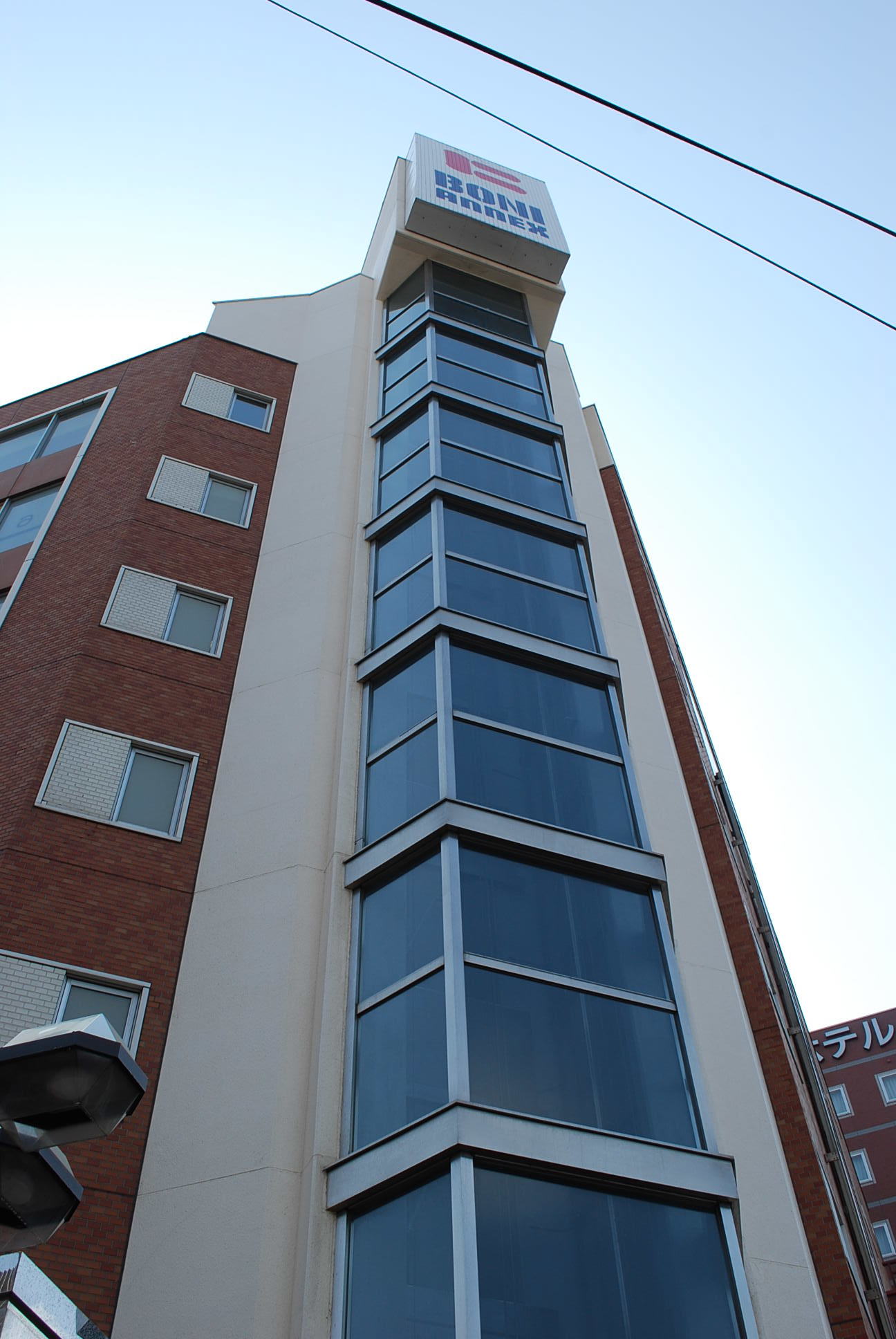 函館市若松町のボーニ・アネックス(函館の建築再見2022)_f0142606_17375490.jpg