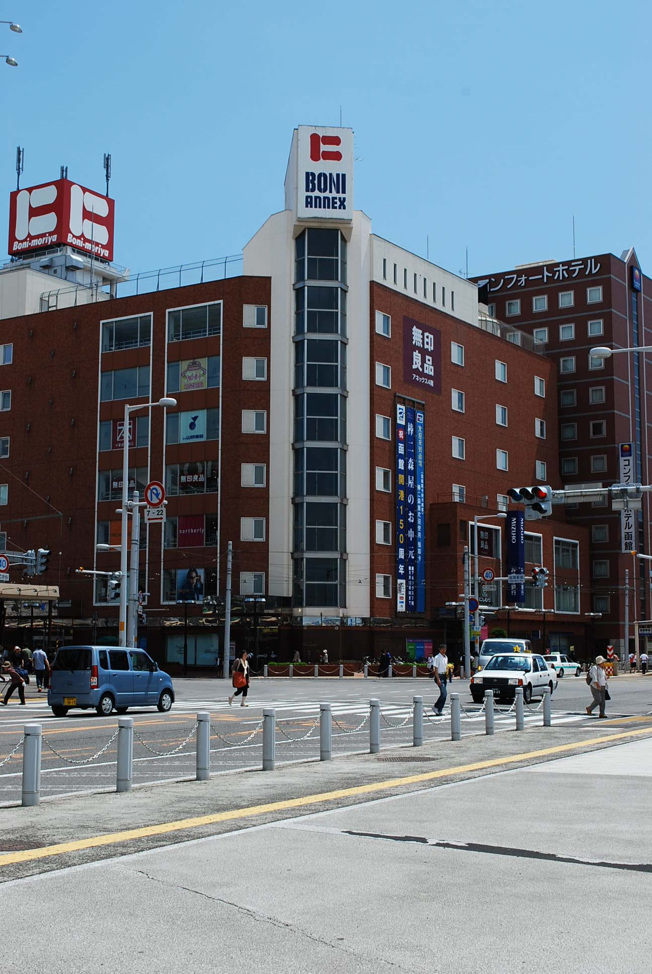 函館市若松町のボーニ・アネックス(函館の建築再見2022)_f0142606_17410983.jpg